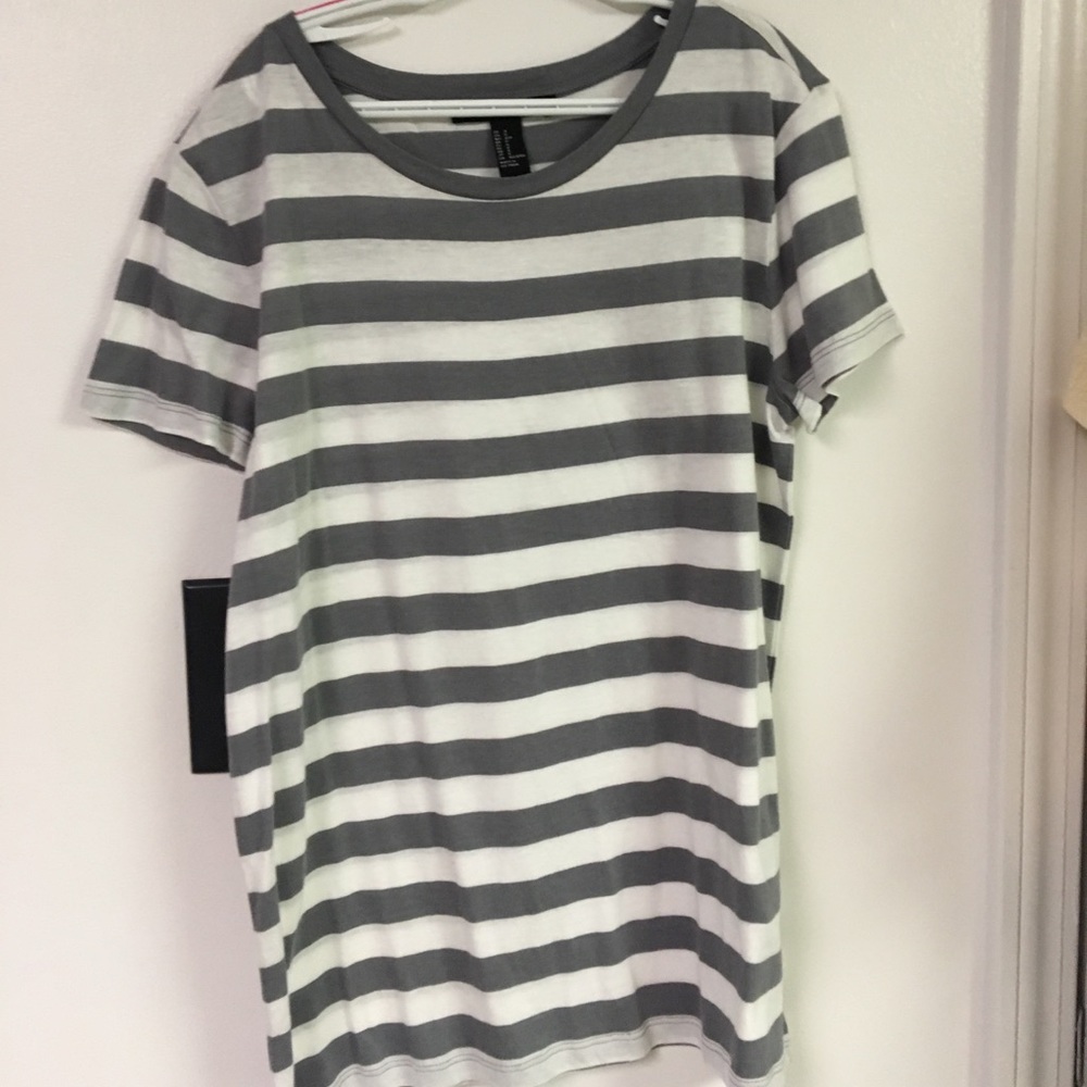 Forever 21 T shirt